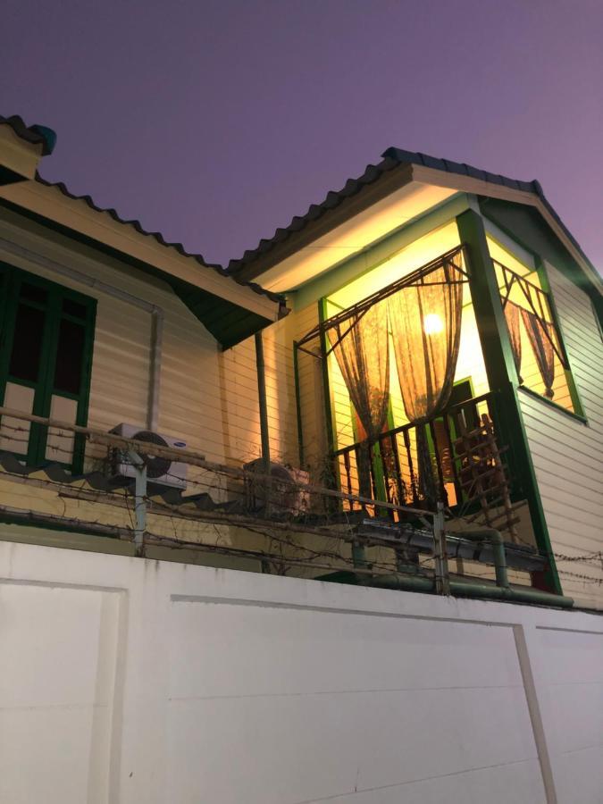 Bed and Breakfast Baan Tepa Boutique House Бангкок Екстер'єр фото